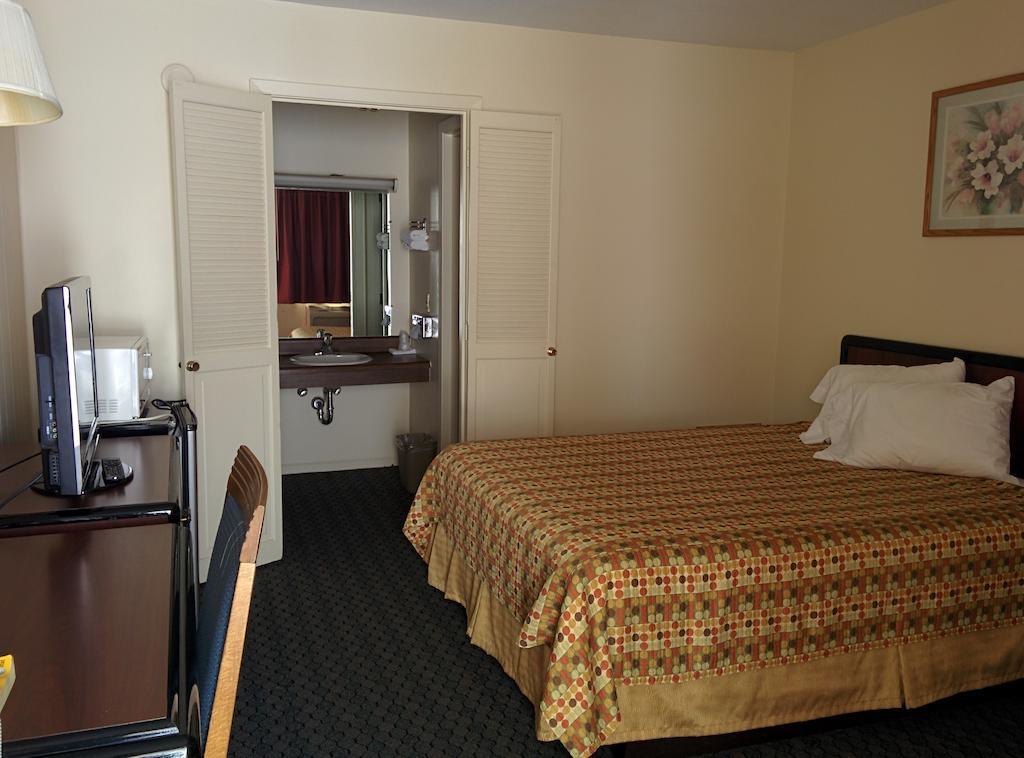 Economy Inn Toledo-Perrysburg Chambre photo